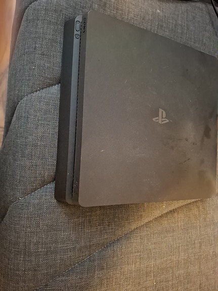 Ps 4 myyntiin