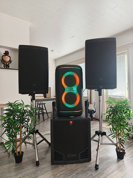 Vuokrataan äänentoistojärjestelmä, PA-laitteet, musiikkilaitteet, kaiuttimet