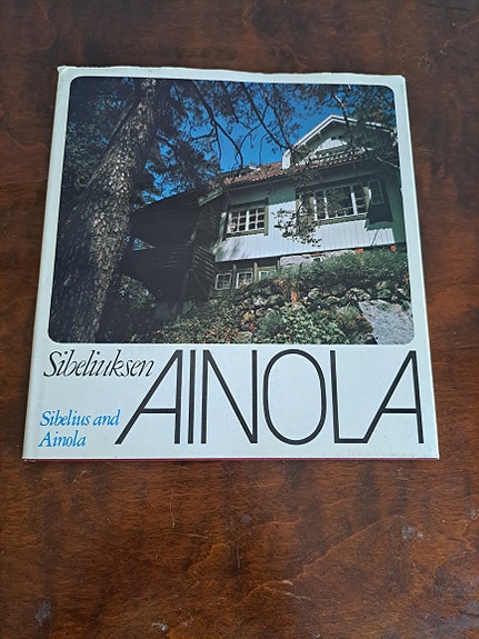 Sibeliuksen Ainola -kirja WSOY
