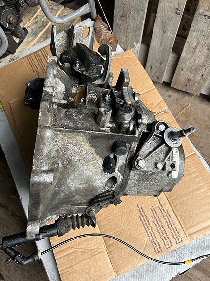 Citroen C4 mk2 5 vaihteinen manuaalivaihteisto