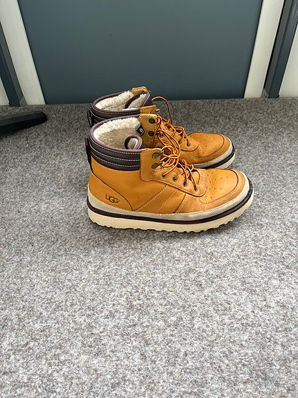 UGG talvikengät