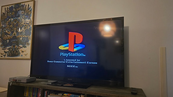 Sony PlayStation pelikonsoli