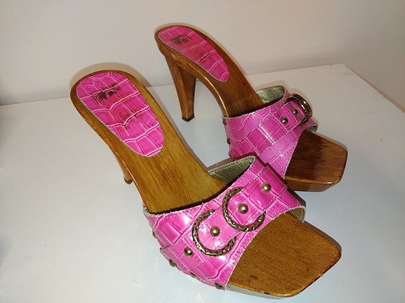 Korkokengät, Pinkki