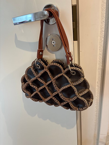 Pieni käsilaukku