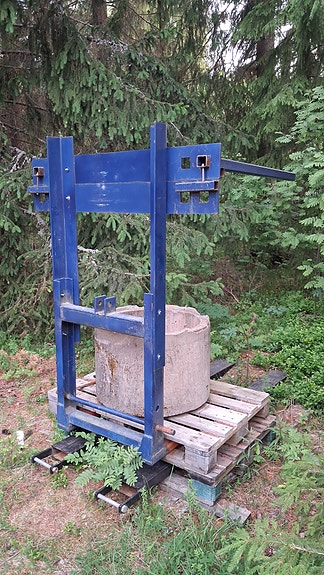 Traktorin trukkipiikit klapisäkkitelineellä
