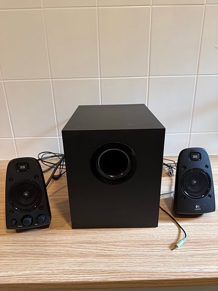Logitech 2.1 kaiutinsetti subwooferilla