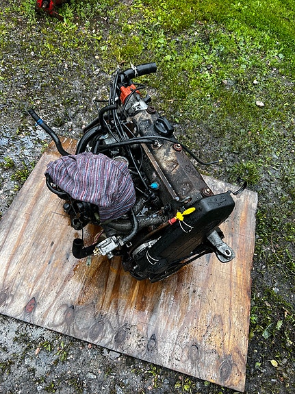 Polo 86c 1.3l moottori + 4 vaihteinen vaihteisto