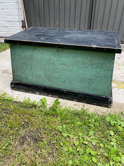 Vanha tasakantinen arkku