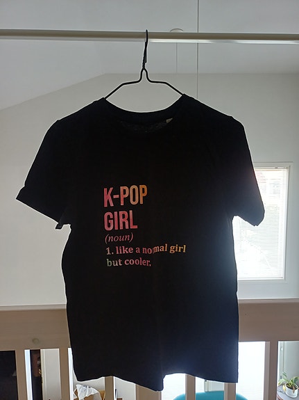 K-pop t-paita 146/152cm