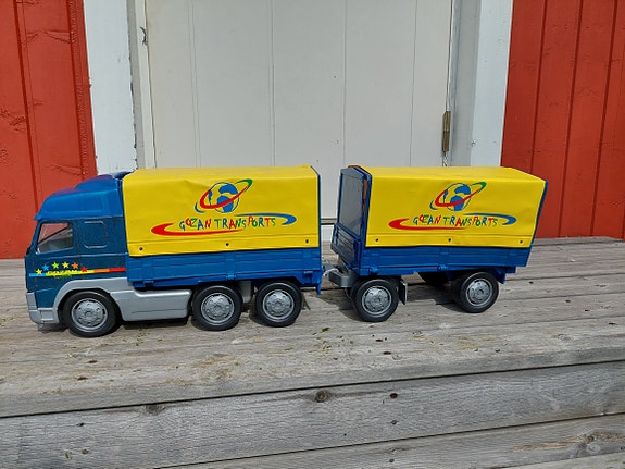 Kuorma-autot ulkoleikkeihin