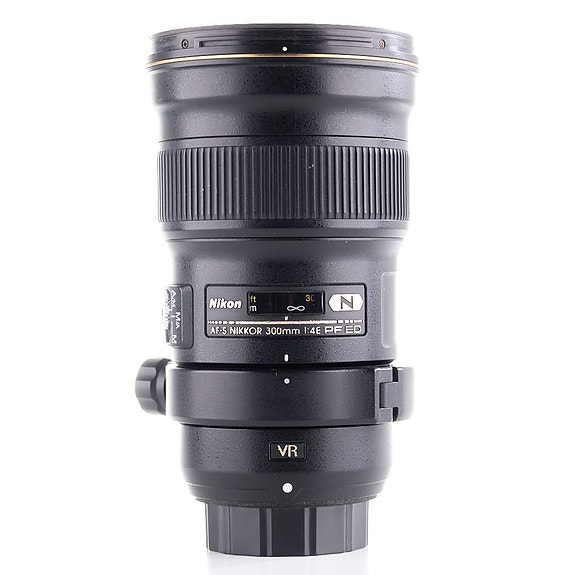 Nikon AF-S Nikkor 300mm f/4E PF ED VR -objektiivi (käytetty)