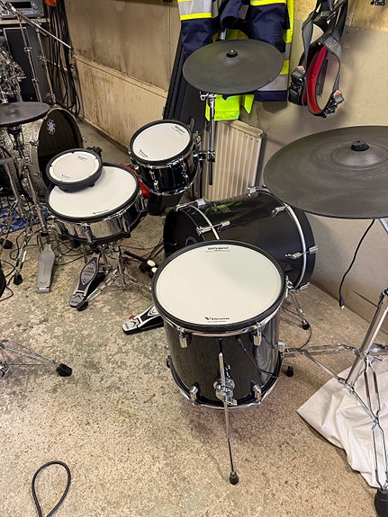Roland VAD 504 sähkörummut
