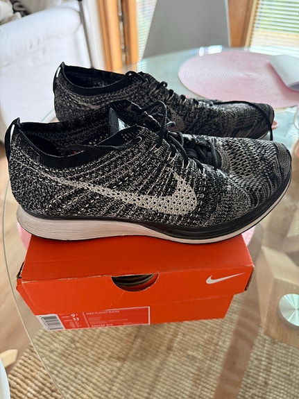 Nike Flyknit Racer tennarit koko 43 musta-valkoinen