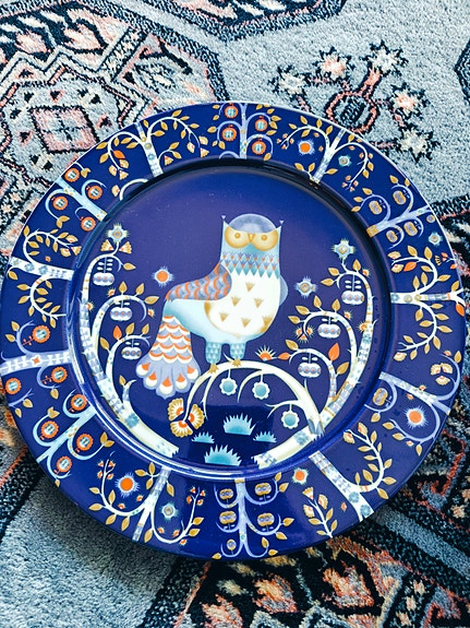 Iittala Taika tarjoilulautanen sininen pöllökuvio