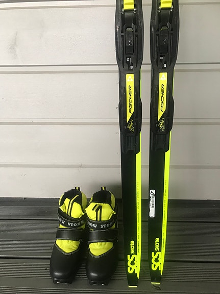 Fischer Scs-skate sukset ja Snowstorm-monot