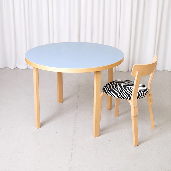 Artek 90A pöytä, sininen laminaatti