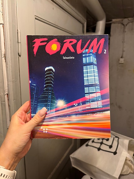 Forum 2 yhteiskuntaopin oppikirja