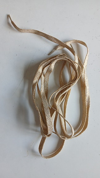 Kultaiset kengän nauhat n. 173cm