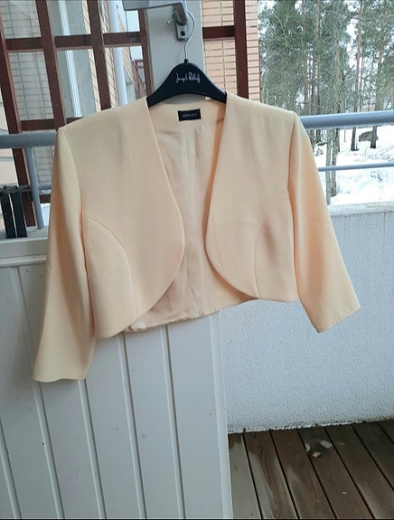 Keltainen juhlatakki bolero. S