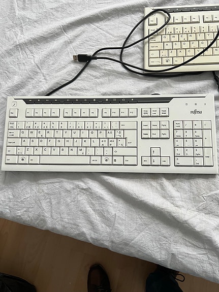 Fujitsu USB-näppäimistö valkoinen