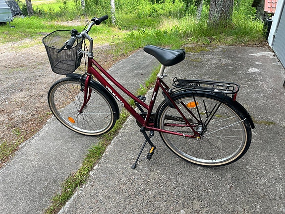 Myydään 3 vaihteinen polkupyörä