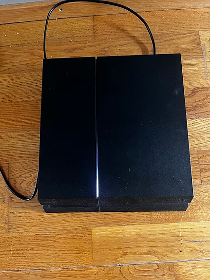Playstation 4 + 2 ohjainta
