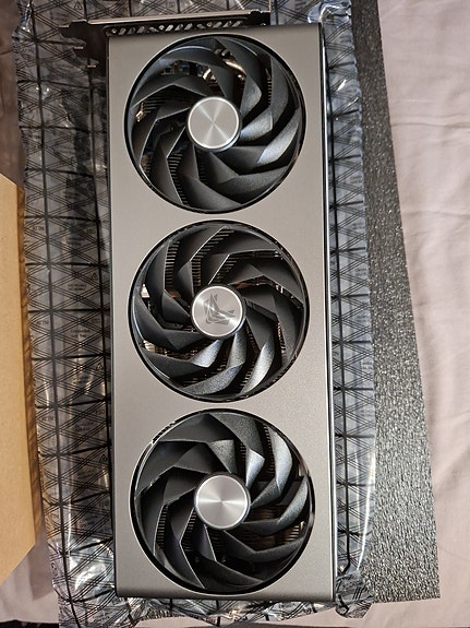 Sapphire Nitro+ AMD Radeon RX 7800 XT 16GB OC näytönohjain