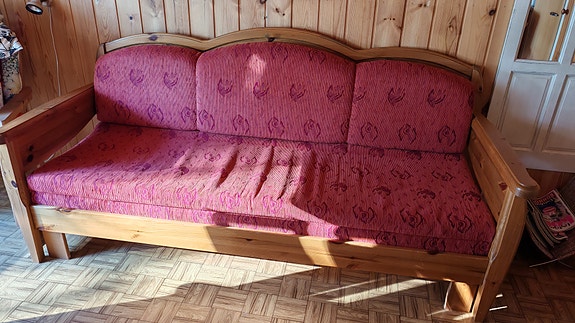Puurunkoinen vuodesohva