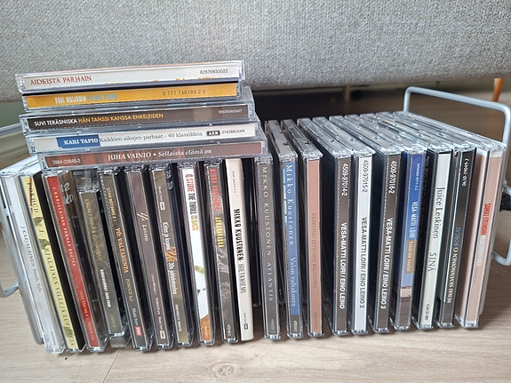 Kotimaista musiikkia 25 CD-levyjä