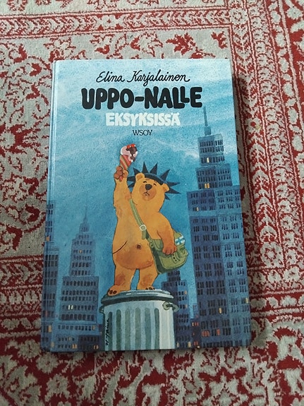 Uppo-Nalle eksyksissä kirja