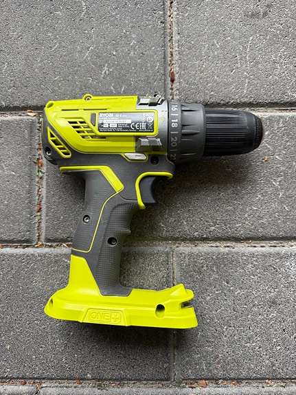Ryobi R18DD3 18V porakone runko