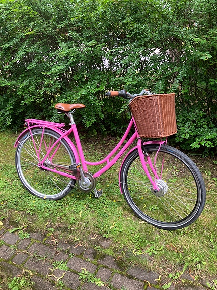 VARATTU - Helkama naisten kaupunkipyörä 7v 28" M pinkki