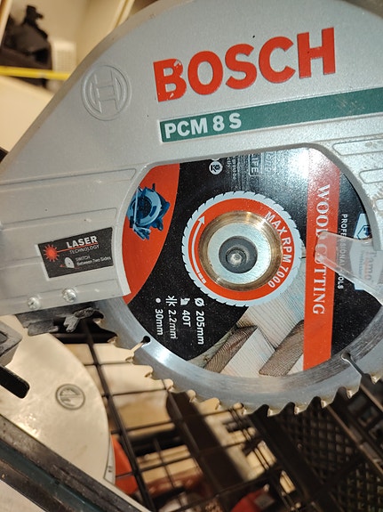 005 Bosch PCM 8 S jiirisaha laserohjauksella