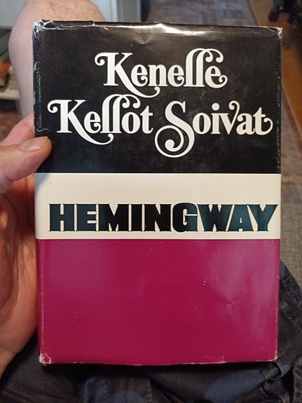 Ernest Hemingway: Kenelle kellot soivat - kovakantinen kirja