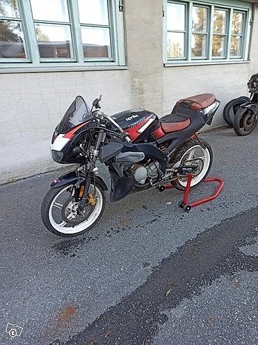 Puretaan Aprilia Tuono 50