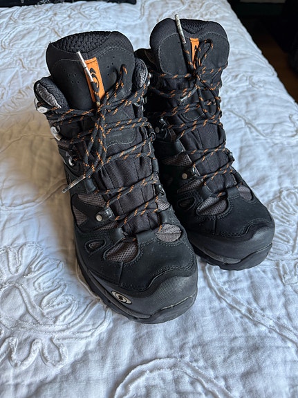 Salomon Gore-Tex talvikengät, retkeilykengät koko 42 musta