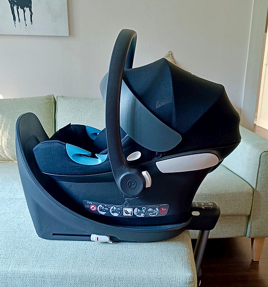 CYBEX Aton M kaukalo + Base M -telakka