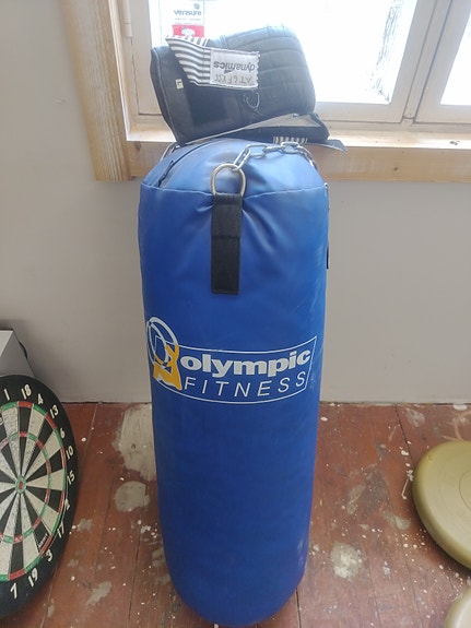 Olympic Fitness nyrkkeilysäkki + hanskat
