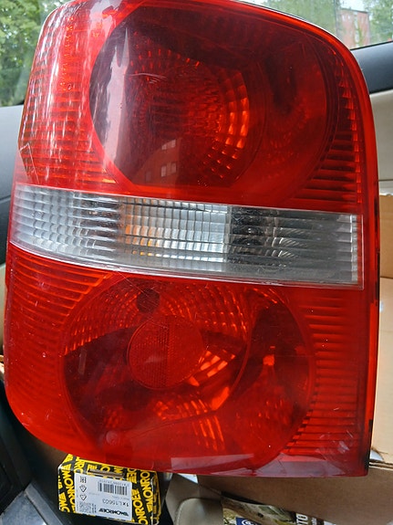 Volkkarin takavalo vasen