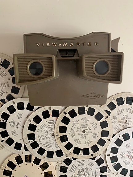 View-Master katselulaite ja kuvakiekkoja