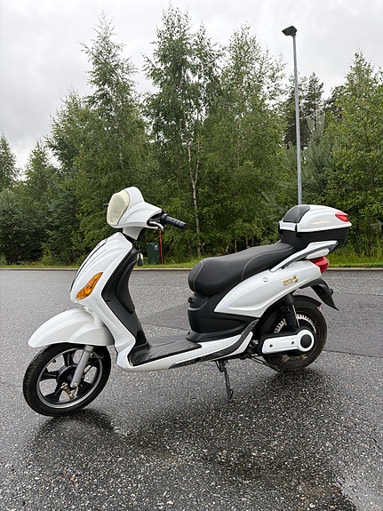 Kontio Motors E-Scooter sähköskootteri