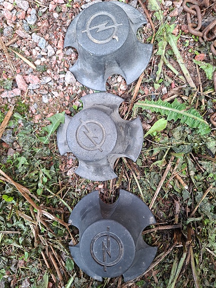 Opel vanteiden keskikupit