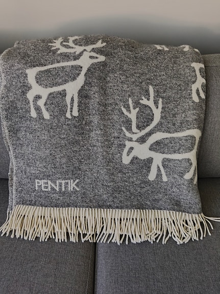 Pentik Saaga torkkupeitto harmaa