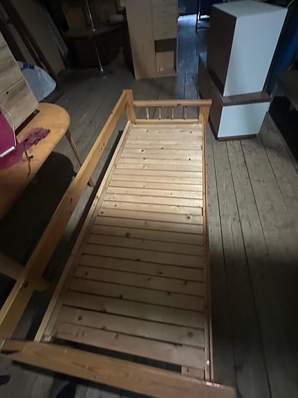 Puinen vuodesohva
