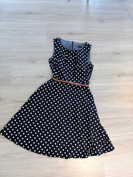 Polka dot mekko 34 koko