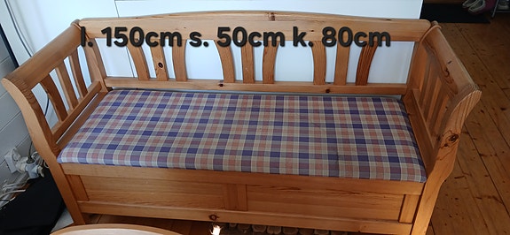 Puinen sohva