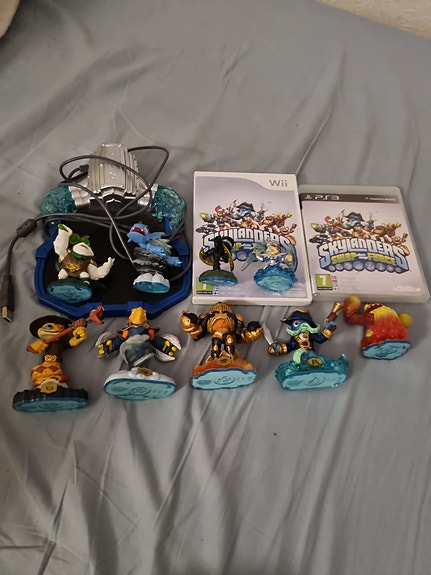 PlayStation 3 Skylanders peli ja hahmot