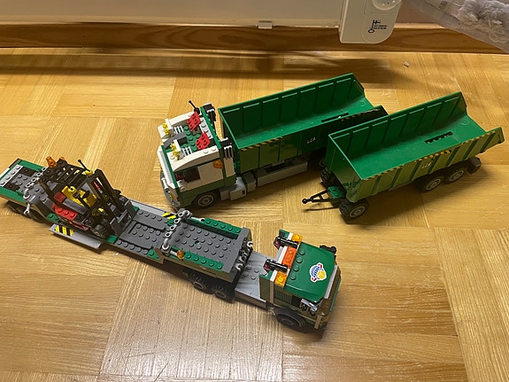 2 x Lego rekka-auto
