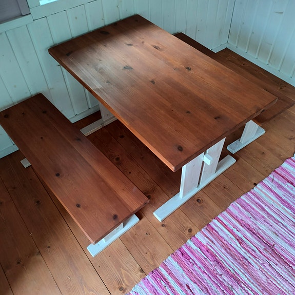 Lasten pöytä ja tuolit