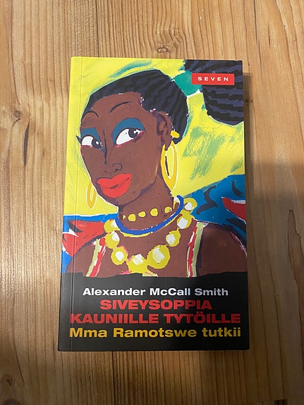 Alexander McCall Smith: Siveysoppia kauniille tytöille